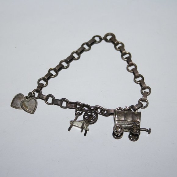 Vintage Jewelry - Vintage silver charm bracelet 6.5" Vintage Jewelry - Vintage silver charm bracelet 6.5"